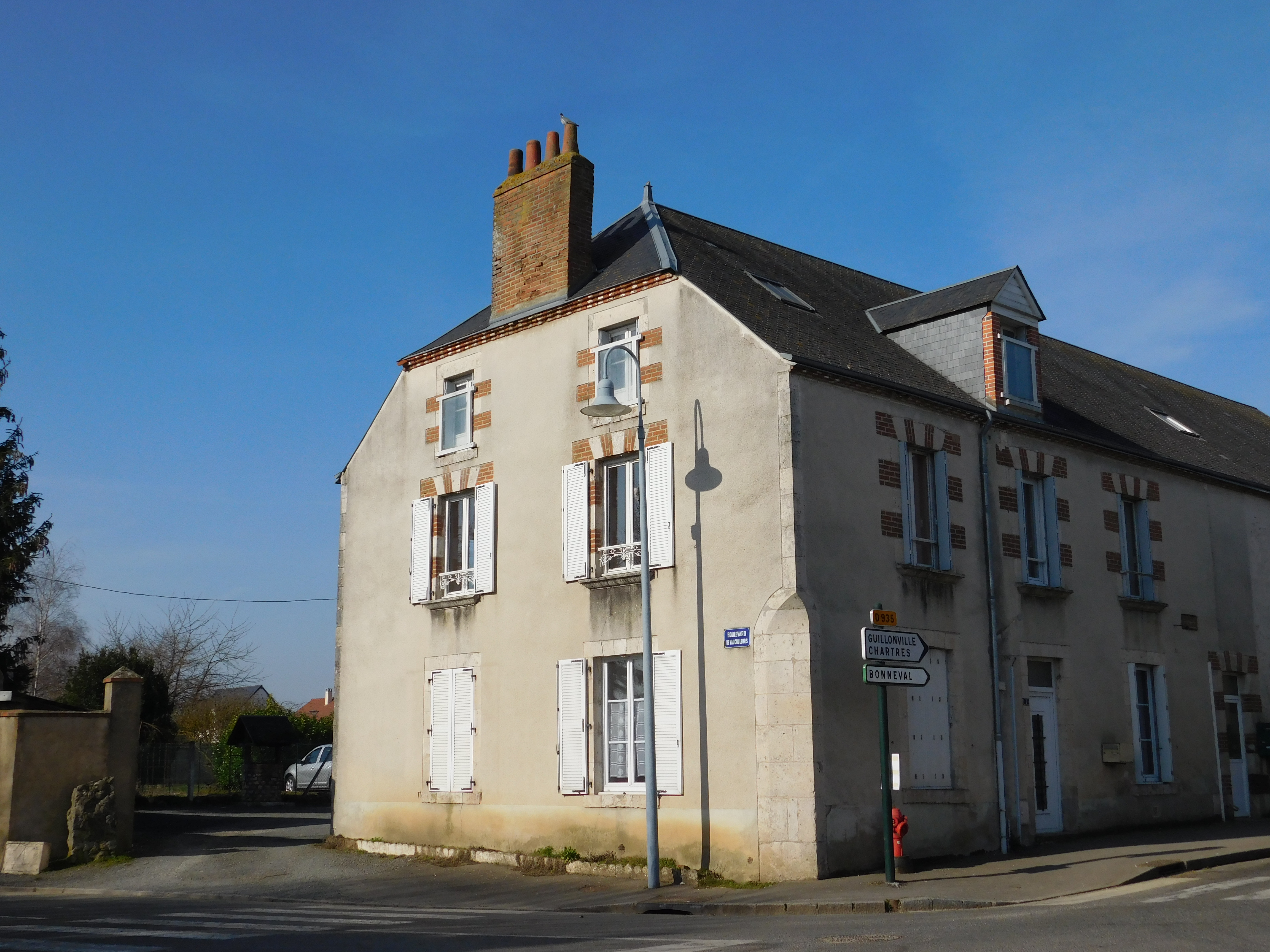 1 Rue Du Pressoir Neuf 45000 Orléans